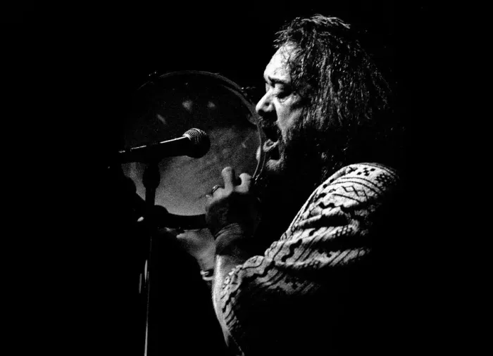 Framed Print : Airto Moreira, Brazilian jazz drummer and percussionist, Ronnie Scotts, London, 1995 Framed Print : Airto Moreira, Brazilian jazz drummer and percussionist, Ronnie Scotts, London, 1995