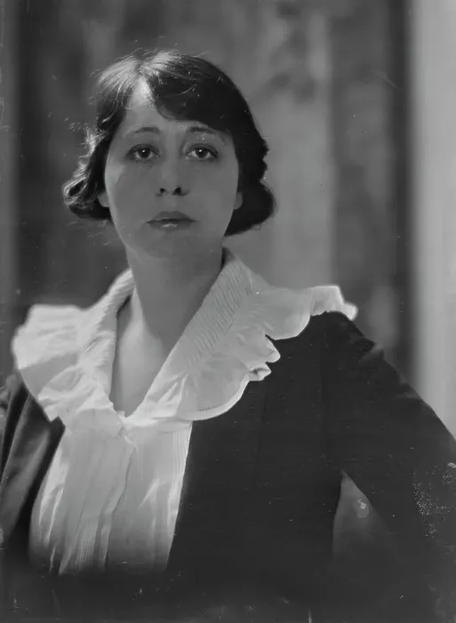 Framed Print : Akins, Zoe¨, Miss, portrait photograph, between 1914 and 1924. Creator: Arnold Genthe Framed Print : Akins, Zoe¨, Miss, portrait photograph, between 1914 and 1924. Creator: Arnold Genthe