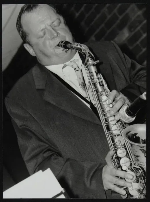 Framed Print : Alan Barnes (alto saxophone) playing at The Fairway, Welwyn Garden City, Hertforrdshire, 2002