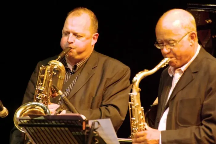 Framed Print : Alan Barnes with Art Themen, Brecon Jazz Festival, Powys, Wales. Artist: Brian O Connor Framed Print : Alan Barnes with Art Themen, Brecon Jazz Festival, Powys, Wales. Artist: Brian O Connor