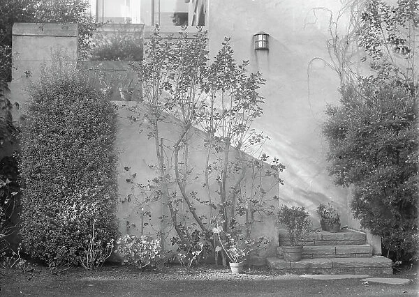 Alanson, Bertram, Mr. residence, between 1927 and 1942. Creator: Arnold Genthe