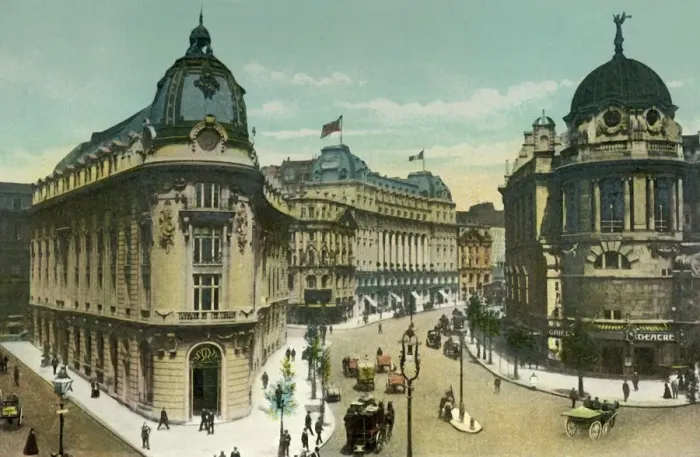 Framed Print : Aldwych and Gaiety Theatre, c1900s. Creator: Eyre & Spottiswoode Framed Print : Aldwych and Gaiety Theatre, c1900s. Creator: Eyre & Spottiswoode