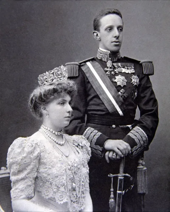 Framed Print : Alfonso XIII, King of Spain. (1886-1941), with his wife Victoria Eugenia of Battenberg (1887-1969) Framed Print : Alfonso XIII, King of Spain. (1886-1941), with his wife Victoria Eugenia of Battenberg (1887-1969)