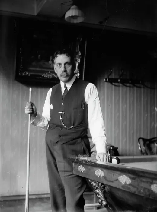 Framed Print : Alfredo De Oro, Cuban billiards player, between c1910 and c1915. Creator: Bain News Service Framed Print : Alfredo De Oro, Cuban billiards player, between c1910 and c1915. Creator: Bain News Service