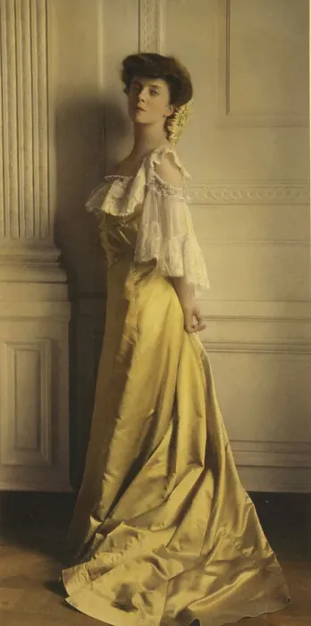 Framed Print : Alice Roosevelt Longworth, full-length portrait, standing, facing left, 1903. Creator: Frances Benjamin Johnston Framed Print : Alice Roosevelt Longworth, full-length portrait, standing, facing left, 1903. Creator: Frances Benjamin Johnston