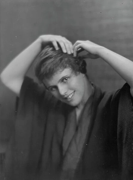 Allen, Anita, Miss, portrait photograph, not before 1916. Creator: Arnold Genthe