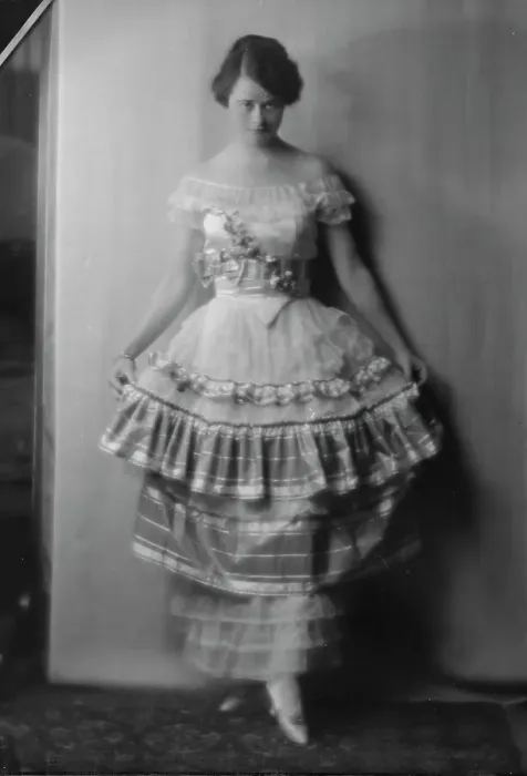 Framed Print : Allen, Jean, Miss, portrait photograph, ca. 1914. Creator: Arnold Genthe Framed Print : Allen, Jean, Miss, portrait photograph, ca. 1914. Creator: Arnold Genthe
