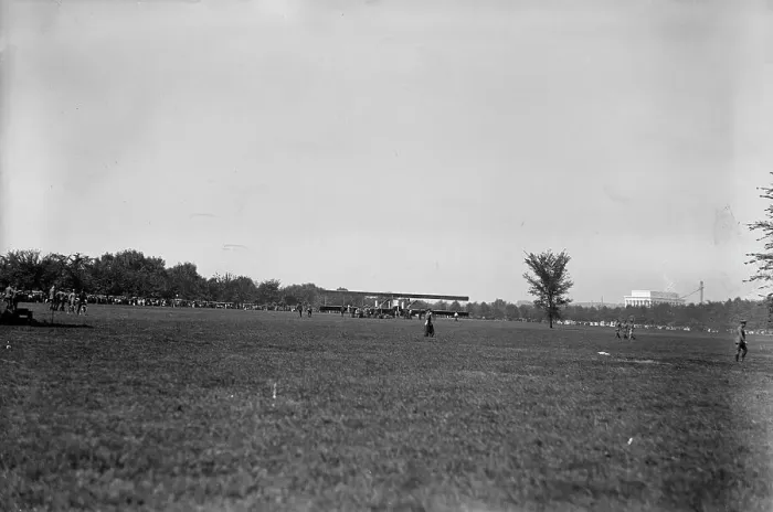 Framed Print : Allied Aircraft - Demonstration At Polo Grounds, Caproni Biplane, Italian, 1917. Creator: Harris & Ewing. Allied Aircraft - Demonstration At Polo Grounds, Caproni Biplane, Italian, 1917. Creator: Harris & Ewing Framed Print : Allied Aircraft - Demonstration At Polo Grounds, Caproni Biplane, Italian, 1917. Creator: Harris & Ewing. Allied Aircraft - Demonstration At Polo Grounds, Caproni Biplane, Italian, 1917. Creator: Harris & Ewing