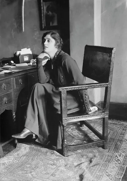 Framed Print : Alma Gluck, 1917. Creator: Bain News Service Framed Print : Alma Gluck, 1917. Creator: Bain News Service