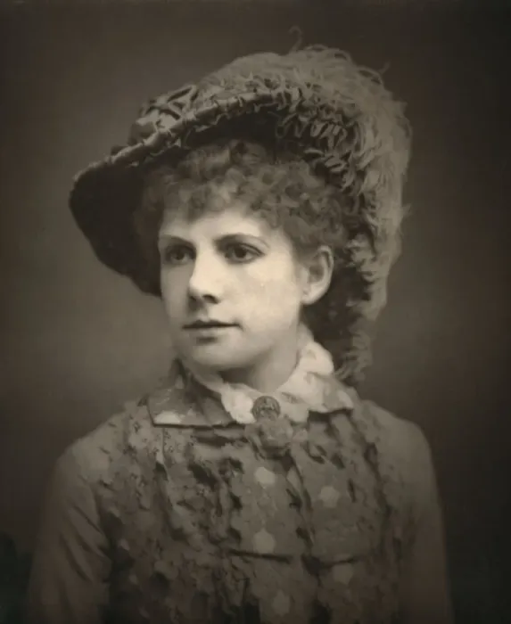 Framed Print : Alma Murray, British actress, 1882. Artist: London Stereoscopic & Photographic Co Framed Print : Alma Murray, British actress, 1882. Artist: London Stereoscopic & Photographic Co