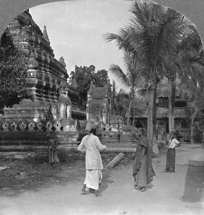 Framed Print : Amarapura, Burma, 1908. Artist: Stereo Travel Co Framed Print : Amarapura, Burma, 1908. Artist: Stereo Travel Co