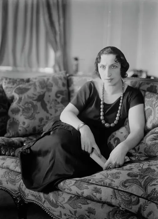 Framed Print : Amelita Galli-Curci, between c1915 and c1920. Creator: Bain News Service Framed Print : Amelita Galli-Curci, between c1915 and c1920. Creator: Bain News Service