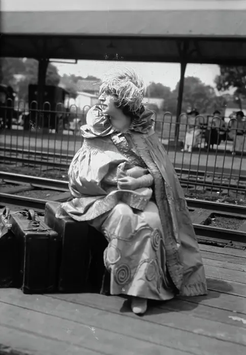 Framed Print : Amelita Galli-Curci, between c1915 and c1920. Creator: Bain News Service Framed Print : Amelita Galli-Curci, between c1915 and c1920. Creator: Bain News Service