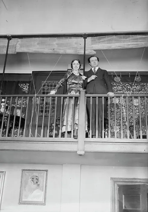 Framed Print : Amelita Galli-Curci and husband, between c1915 and c1920. Creator: Bain News Service Framed Print : Amelita Galli-Curci and husband, between c1915 and c1920. Creator: Bain News Service