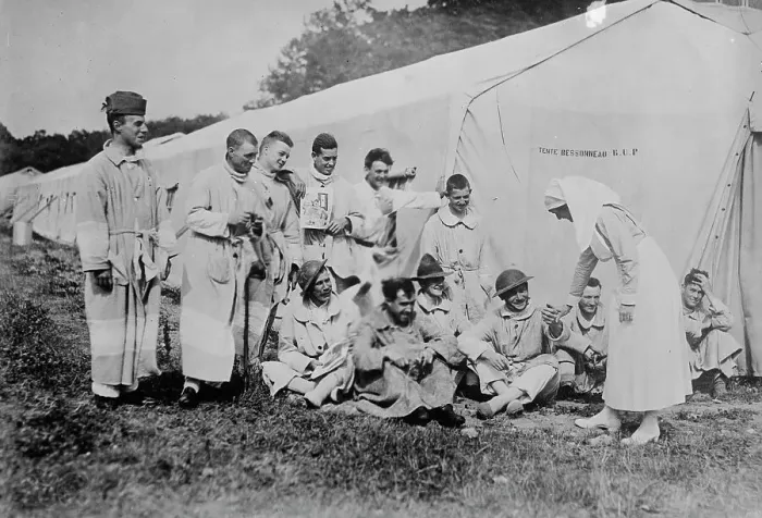 Framed Print : American field hospital, Auteuil, c1915. Creator: Bain News Service Framed Print : American field hospital, Auteuil, c1915. Creator: Bain News Service