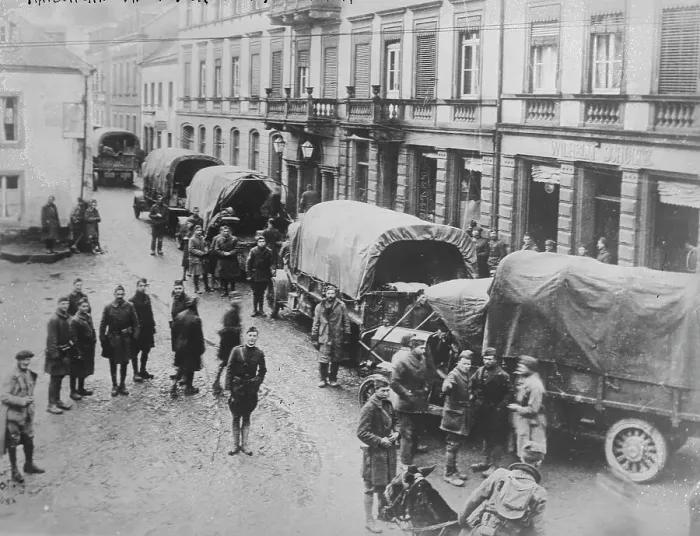 Framed Print : American Trucks, Kylburg [i.e. Kyllburg], Germany, 4 Dec 1919. Creator: Bain News Service