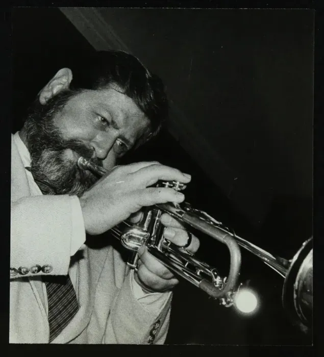Framed Print : American trumpeter Bobby Shew playing at The Bell, Codicote, Hertfordshire, 19 May 1985 Framed Print : American trumpeter Bobby Shew playing at The Bell, Codicote, Hertfordshire, 19 May 1985