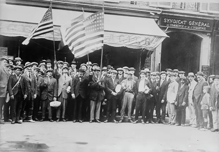 Framed Print : American Volunteers, between c1910 and c1915. Creator: Bain News Service Framed Print : American Volunteers, between c1910 and c1915. Creator: Bain News Service