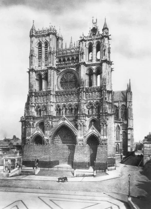 Framed Print : Amiens Cathedral, Picardy, France, 1918 Framed Print : Amiens Cathedral, Picardy, France, 1918