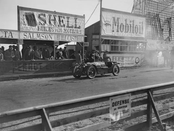 Framed Print : Amilcar C6 of Miss Maconochie competing at the Boulogne Motor Week, France, 1928 Framed Print : Amilcar C6 of Miss Maconochie competing at the Boulogne Motor Week, France, 1928