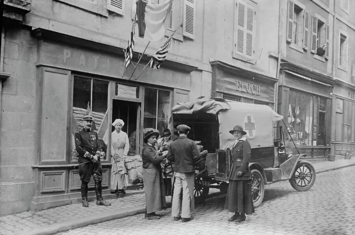 Framed Print : Am'n [i.e. American] Relief, Chambery, between c1915 and c1920. Creator: Bain News Service