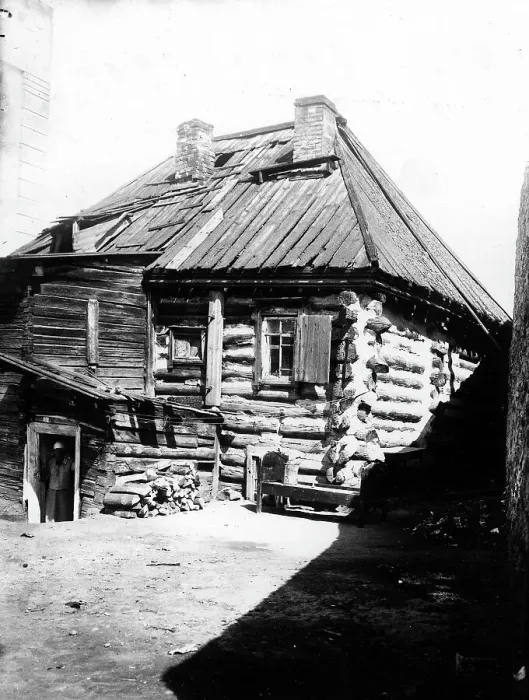 Framed Print : An ancient house in Krasnoyarsk, 1900. Creator: Unknown Framed Print : An ancient house in Krasnoyarsk, 1900. Creator: Unknown