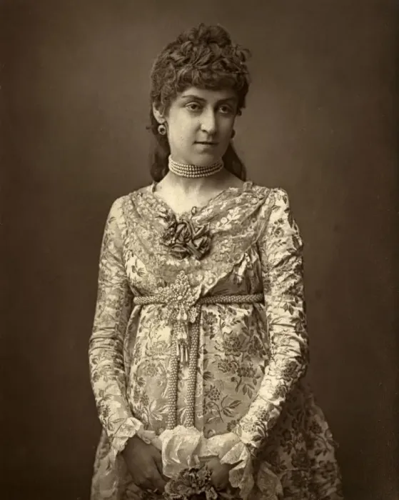 Framed Print : Angela Fenton, British actress, 1887. Artist: Ernest Barraud Framed Print : Angela Fenton, British actress, 1887. Artist: Ernest Barraud