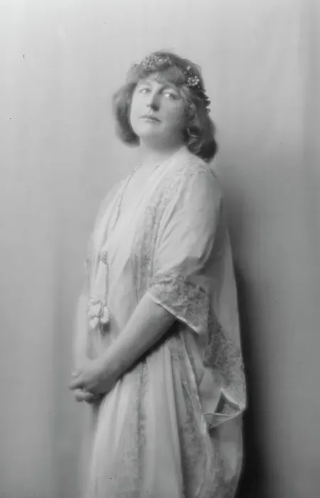 Framed Print : Anglin, Margaret, Miss, portrait photograph, between 1910 and 1925. Creator: Arnold Genthe Framed Print : Anglin, Margaret, Miss, portrait photograph, between 1910 and 1925. Creator: Arnold Genthe