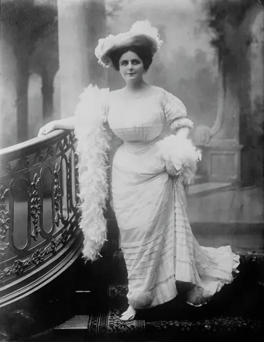 Framed Print : Anita Owen, 1910. Creator: Bain News Service Framed Print : Anita Owen, 1910. Creator: Bain News Service