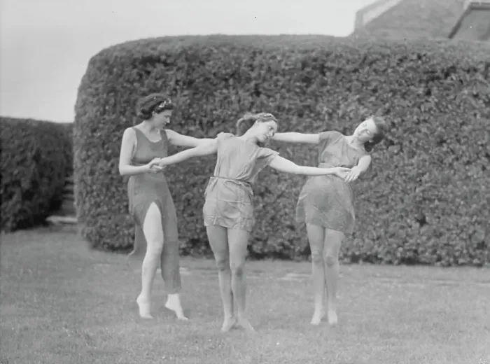 Framed Print : Anita Zahn dancers, between 1911 and 1942. Creator: Arnold Genthe Framed Print : Anita Zahn dancers, between 1911 and 1942. Creator: Arnold Genthe