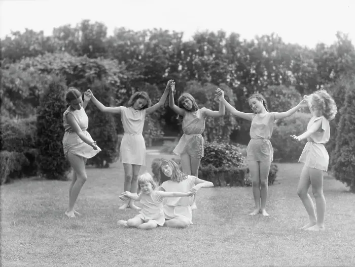 Framed Print : Anita Zahn dancers, between 1911 and 1942. Creator: Arnold Genthe Framed Print : Anita Zahn dancers, between 1911 and 1942. Creator: Arnold Genthe