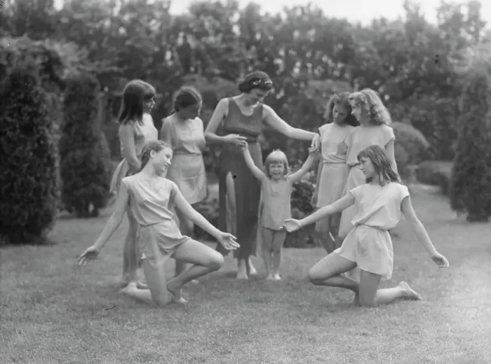 Framed Print : Anita Zahn dancers, between 1911 and 1942. Creator: Arnold Genthe Framed Print : Anita Zahn dancers, between 1911 and 1942. Creator: Arnold Genthe