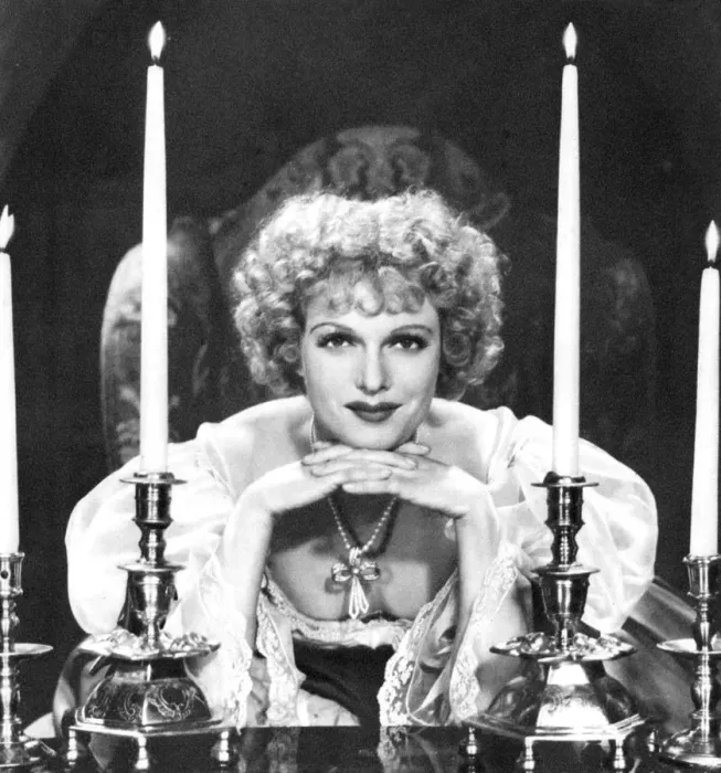 Framed Print : Anna Neagle, English actress and singer, 1934-1935 Framed Print : Anna Neagle, English actress and singer, 1934-1935