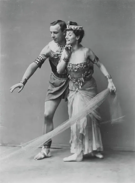 Framed Print : Anna Pavlova and Mikhail Mordkin in the ballet The Pharaoh's Daughter by Marius... 1906. Creator: Fischer, Karl August (1859-after 1923) Framed Print : Anna Pavlova and Mikhail Mordkin in the ballet The Pharaoh's Daughter by Marius... 1906. Creator: Fischer, Karl August (1859-after 1923)