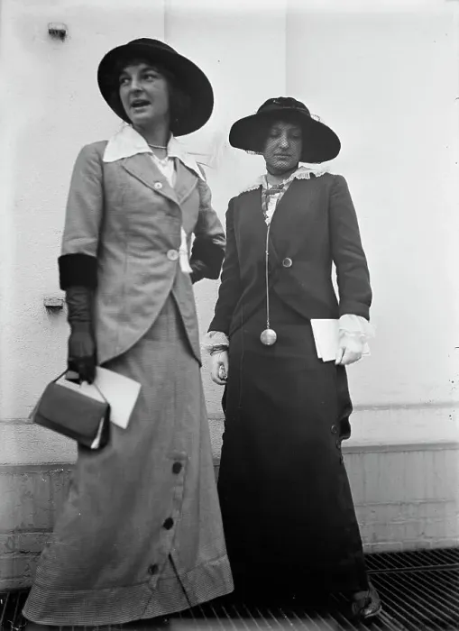Framed Print : Anna V. Evans, Right, with Ollie M. Wilson, 1913. Creator: Harris & Ewing. Anna V. Evans, Right, with Ollie M. Wilson, 1913. Creator: Harris & Ewing Framed Print : Anna V. Evans, Right, with Ollie M. Wilson, 1913. Creator: Harris & Ewing. Anna V. Evans, Right, with Ollie M. Wilson, 1913. Creator: Harris & Ewing