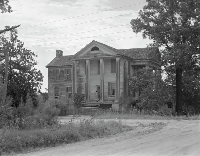 Framed Print : Antebellum plantation, Greene County, Georgia, 1937. Creator: Dorothea Lange Framed Print : Antebellum plantation, Greene County, Georgia, 1937. Creator: Dorothea Lange