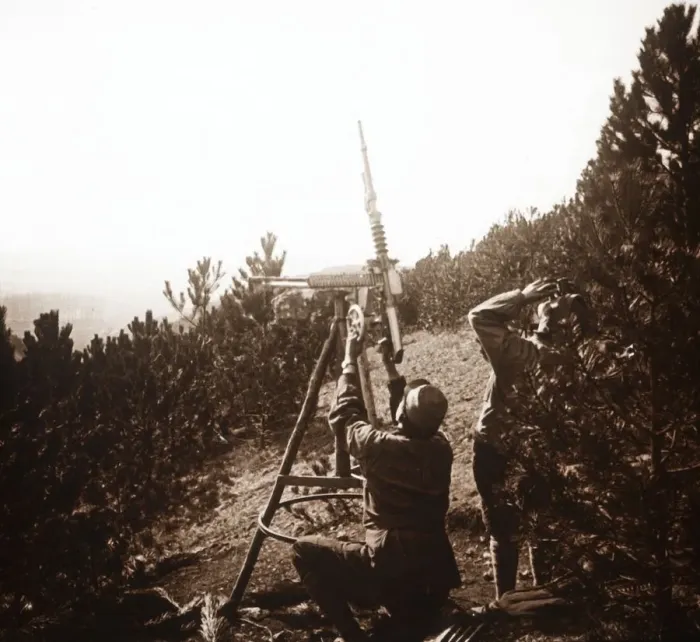 Framed Print : Anti-aircraft machine gun, Alace, France, c1914-c1918 Framed Print : Anti-aircraft machine gun, Alace, France, c1914-c1918