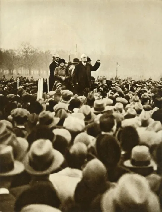 Framed Print : Anti-government demonstration, Hyde Park, London, 6 February 1933, (1935). i Creator: Unknown Framed Print : Anti-government demonstration, Hyde Park, London, 6 February 1933, (1935). i Creator: Unknown