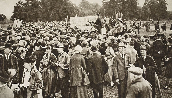 Anti-war meeting at Speakers Corner, near Marble Arch, Hyde Park, London, c1920s-c1930s(?)
