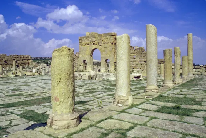 Framed Print : Antonine Gate and ruined pillars, Sbeitla, Tunisia Framed Print : Antonine Gate and ruined pillars, Sbeitla, Tunisia