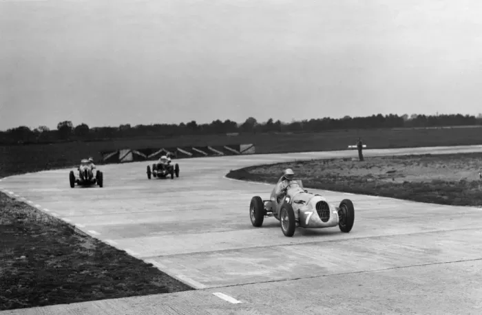 Framed Print : Appleton Special Racing single seater, Rapier Special and MG on the Campbell Circuit at Brooklands Framed Print : Appleton Special Racing single seater, Rapier Special and MG on the Campbell Circuit at Brooklands