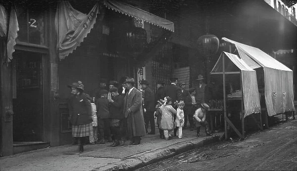 Apricot Spring Orchard drugstore, Chinatown, San Francisco, between 1896 and 1906. Creator: Arnold Genthe