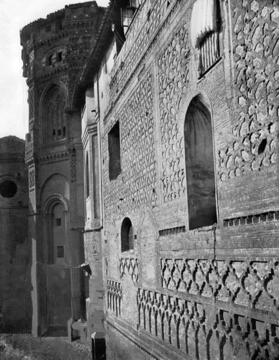 Framed Print : Apse of the Cathedral of La Seo, Zaragoza, Spain, 1929 Framed Print : Apse of the Cathedral of La Seo, Zaragoza, Spain, 1929