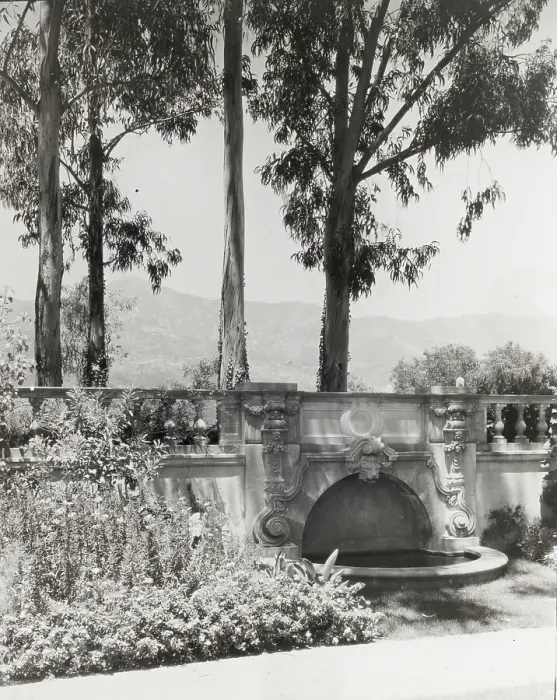 Framed Print : Arcady, George Owen Knapp house, Sycamore Canyon Road, Montecito, California, 1917. Creator: Frances Benjamin Johnston. Arcady, George Owen Knapp house, Sycamore Canyon Road, Montecito, California, 1917 Framed Print : Arcady, George Owen Knapp house, Sycamore Canyon Road, Montecito, California, 1917. Creator: Frances Benjamin Johnston. Arcady, George Owen Knapp house, Sycamore Canyon Road, Montecito, California, 1917