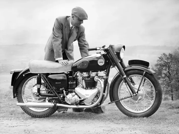 Framed Print : Ariel 650cc Huntmaster Twin motorbike, 1956 Framed Print : Ariel 650cc Huntmaster Twin motorbike, 1956