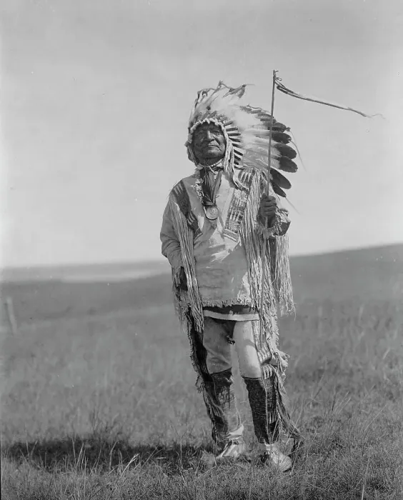 Framed Print : Arikara chief, c1908. Creator: Edward Sheriff Curtis Framed Print : Arikara chief, c1908. Creator: Edward Sheriff Curtis