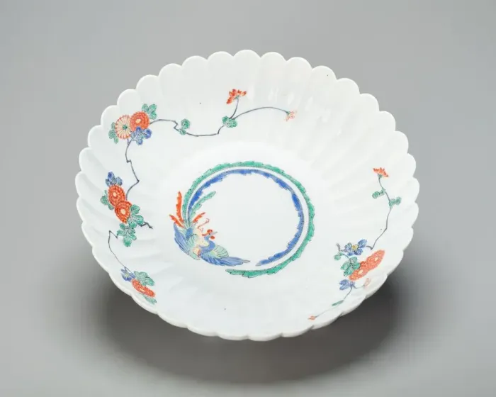 Framed Print : Arita-Ware Kakiemon Floral-shaped Bowl, late 17th / early 18th century. Creator: Unknown Framed Print : Arita-Ware Kakiemon Floral-shaped Bowl, late 17th / early 18th century. Creator: Unknown