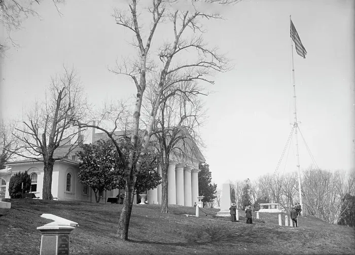 Framed Print : Arlington Mansion - View, Including L'Enfant's Tomb, 1917. Creator: Harris & Ewing. Arlington Mansion - View, Including L'Enfant's Tomb, 1917. Creator: Harris & Ewing Framed Print : Arlington Mansion - View, Including L'Enfant's Tomb, 1917. Creator: Harris & Ewing. Arlington Mansion - View, Including L'Enfant's Tomb, 1917. Creator: Harris & Ewing