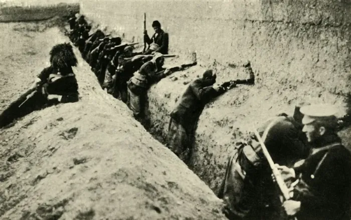 Framed Print : Armenians defending the city of Van, Turkey, First World War, 1915-1916, (c1920). Creator: Unknown Framed Print : Armenians defending the city of Van, Turkey, First World War, 1915-1916, (c1920). Creator: Unknown