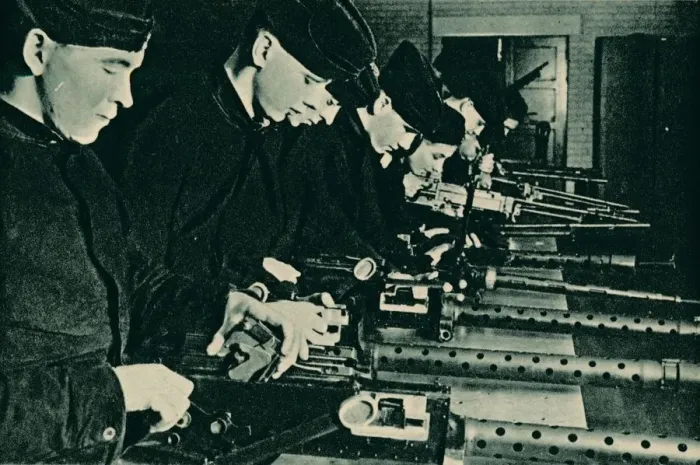 Framed Print : Armourers Assembling Aerial Guns, 1940 Framed Print : Armourers Assembling Aerial Guns, 1940